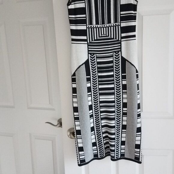 Dress sleeveless - Picture 1 of 5